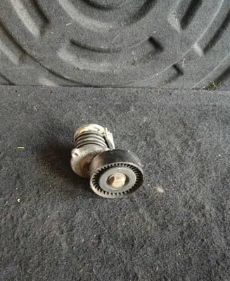Skoda Octavia Mk2 (1Z) Generator/alternator belt tensioner 038903315AH