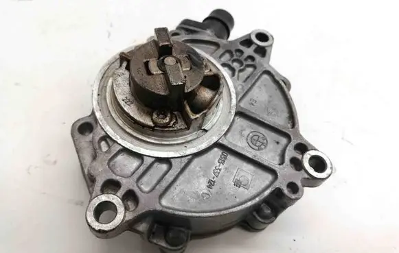 BMW 3 E90 E91 Vacuum pump 7547021