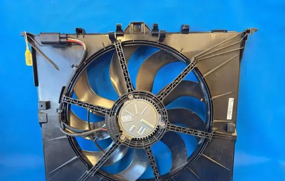 BMW X1 U11 Air conditioning (A/C) fan (condenser) 9846925 5A37EE7