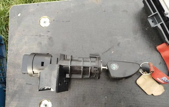 Alfa Romeo 147 Ignition lock 46742880 B365