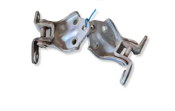 Mitsubishi L200 Front door hinge set MB574273 MB574274