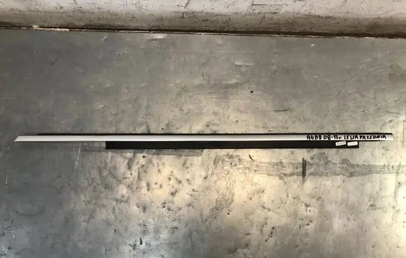 Audi A4 S4 B8 8K Front door glass trim molding 8K0853283J