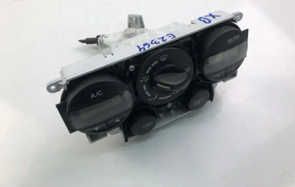Nissan Primera Interior fan control switch 