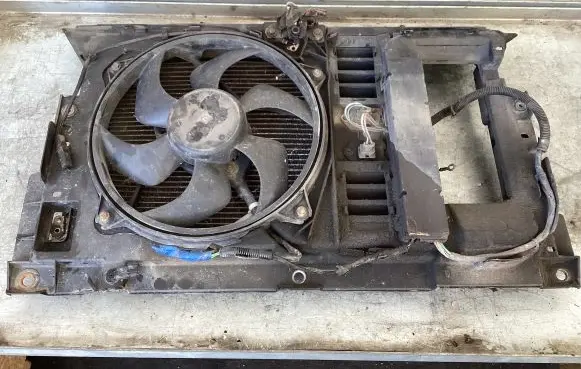 Peugeot 607 Radiator support slam panel