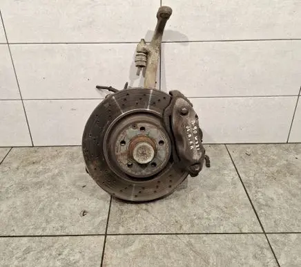 Front wheel hub