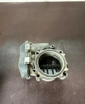 BMW 5 F10 F11 Throttle valve 7555944