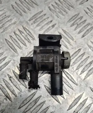 Volkswagen Golf IV Turbo solenoid valve 1J0906283C