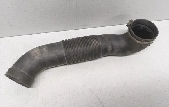 Opel Vectra C Air intake hose/pipe 9231937