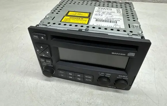 Volvo V70 Radio/CD/DVD/GPS head unit 30889965