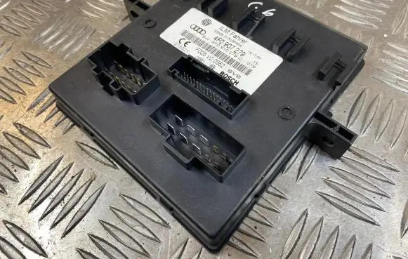 Audi A6 S6 C6 4F Comfort/convenience module 4F0907279 F005V00562