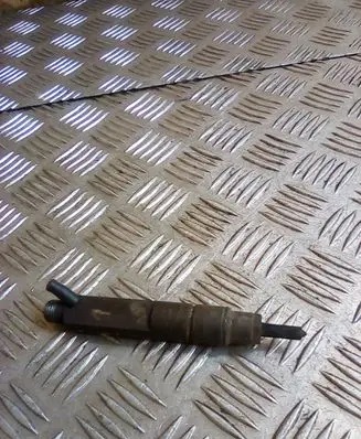 Fuel injector