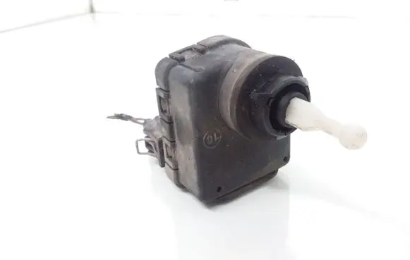 Volkswagen Golf III Headlight level adjustment motor 1H0941295B 0307852307