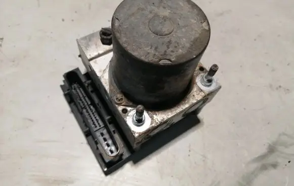 Toyota Avensis T270 ABS Pump 4454005100 0265251490 0265951567
