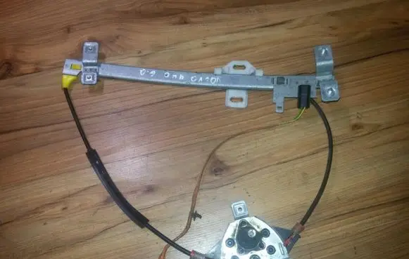 Volvo 440 Sliding door window regulator with motor