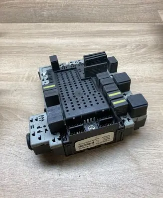 Volvo V70 Fuse module 8645729 8688153