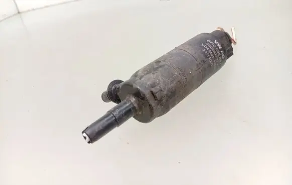 Volkswagen PASSAT B7 Headlight washer pump 6R0955681