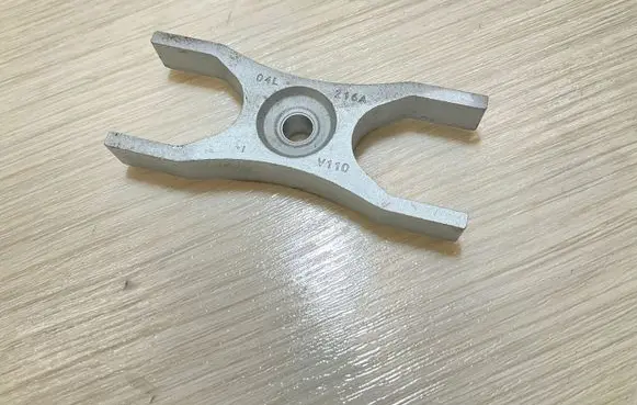 Audi Q5 SQ5 Fuel Injector clamp holder 04L216A