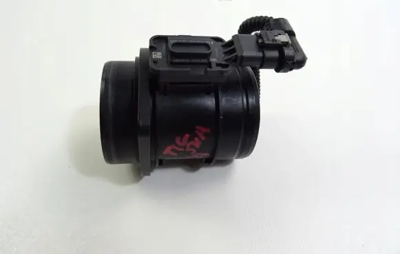 Volkswagen Tiguan Mass air flow meter 04L906461B