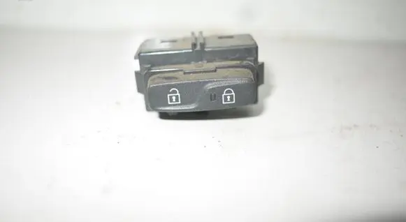 Volvo S60 Central locking switch button 31318989