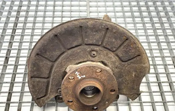 Volkswagen Touran I Front wheel hub spindle knuckle