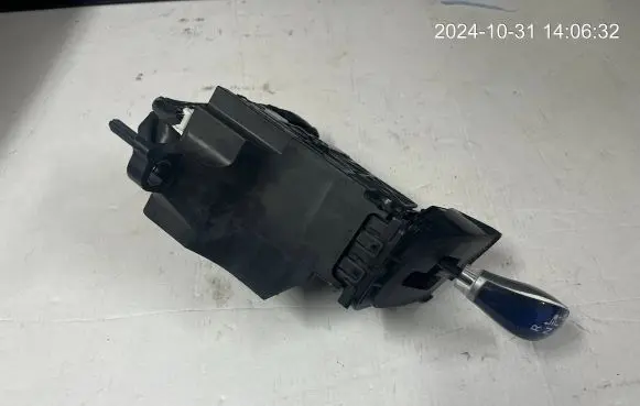 Toyota Prius+ (ZVW40) Gear shifter/selector 