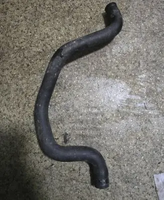 BMW 5 E39 Engine coolant pipe/hose 64218385294
