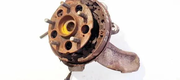 Rear wheel hub