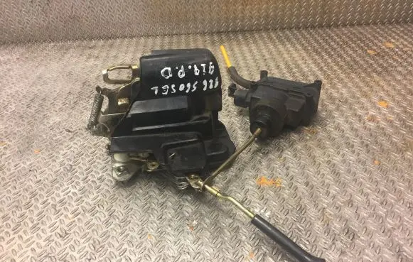 Mercedes-Benz S W126 Front door lock