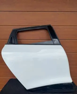 Renault Clio IV Rear door