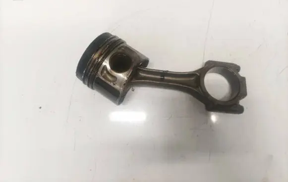 Ford Galaxy Piston with connecting rod