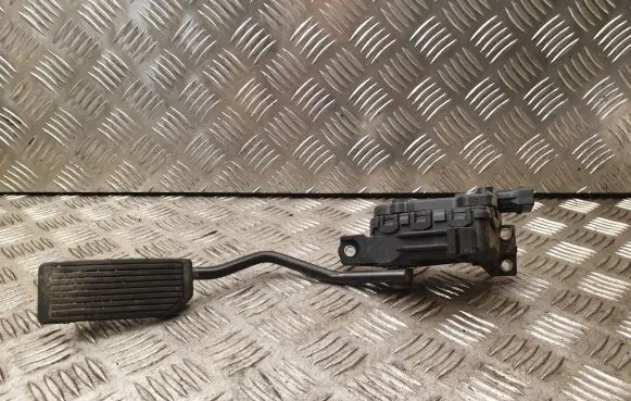 Nissan Almera N16 Accelerator throttle pedal 18002AU410
