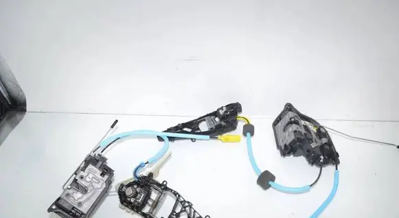 BMW 2 F46 Rear door lock 7281939 51227281939 7281931