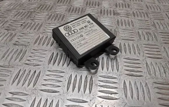 Audi A4 S4 B7 8E 8H Alarm control unit/module 8H0951178