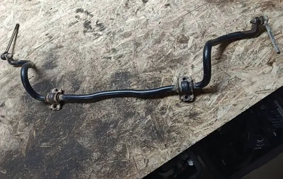 Ford Courier Front anti-roll bar/sway bar AY115488