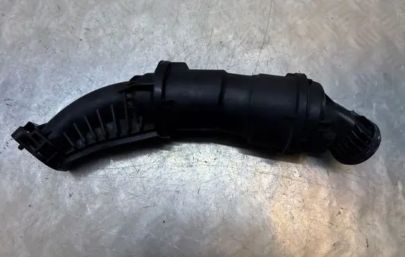 Volvo V60 Turbo air intake inlet pipe/hose 31431155