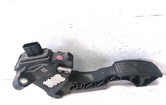 Toyota Avensis T270 Accelerator throttle pedal 7811005040