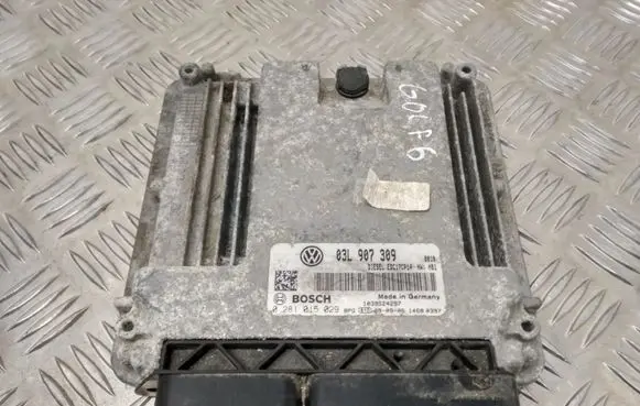 Volkswagen Golf VI Engine control unit/module 03L907309 0281015029