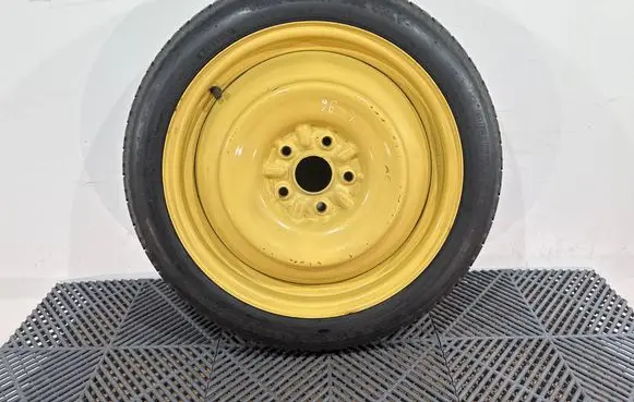 Toyota Prius+ (ZVW40) R17 spare wheel 