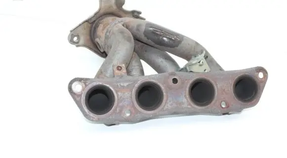 Toyota Avensis T270 Exhaust manifold