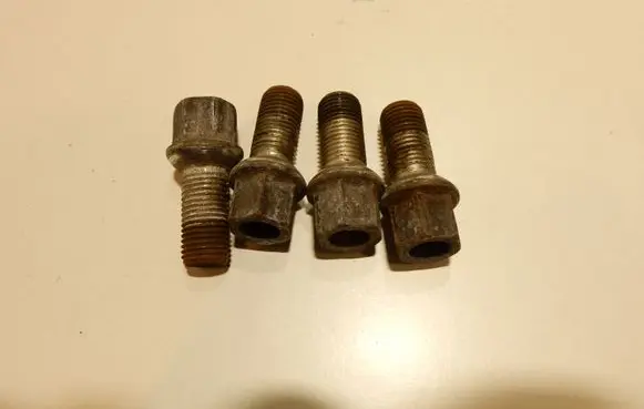 Nuts/bolts