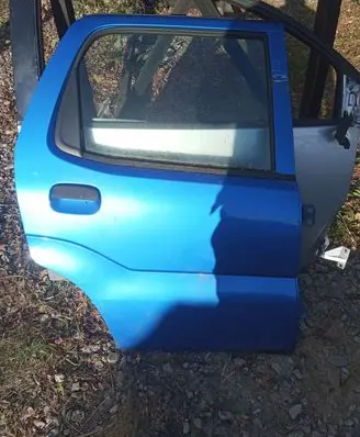 Suzuki Ignis Rear door