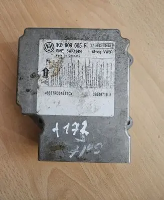 Skoda Fabia Mk2 (5J) Airbag control unit/module 1K0909605F 5WK43414