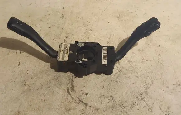 Volkswagen PASSAT B5 Indicator stalk 8L0853513G