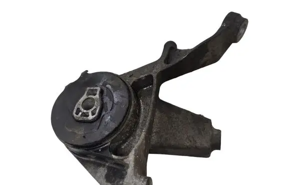 Opel Antara Engine mount bracket