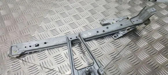 Rear door manual window regulator