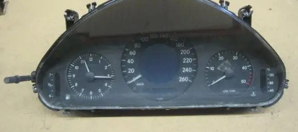 Mercedes-Benz E W211 Speedometer (instrument cluster) A2114404311