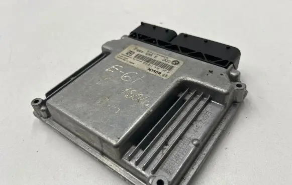 BMW 5 E60 E61 Engine control unit/module 8506438 030467725 0281016110