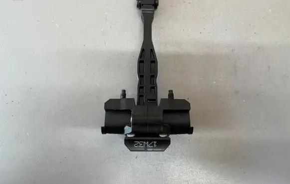 BMW 5 G30 G31 Rear door check strap stopper 7341033