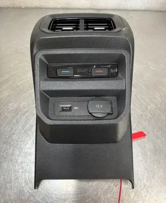 Volkswagen Tiguan Dash center air vent grill