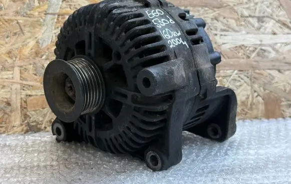 BMW 5 E60 E61 Generator/alternator 7797522